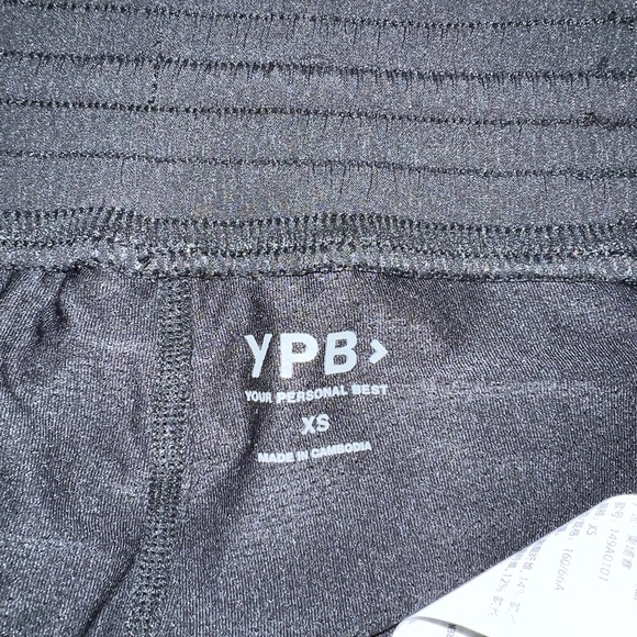 Women’s Abercrombie & Fitch YPB athletic shorts like new size xs - Picture 4 of 4